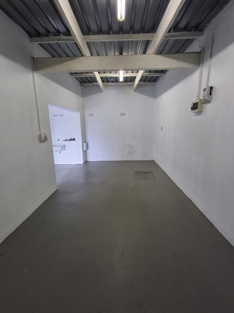 To Let Commercial Property for Rent in Gonubie Eastern Cape